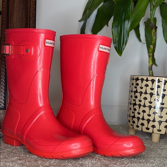 Hunter Shoes - Women’s Original Short Gloss Hunter Boot ☔️